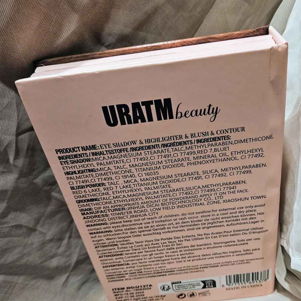 Uratum Beauty Make-Up Collection NWOT - Picture 2 of 16